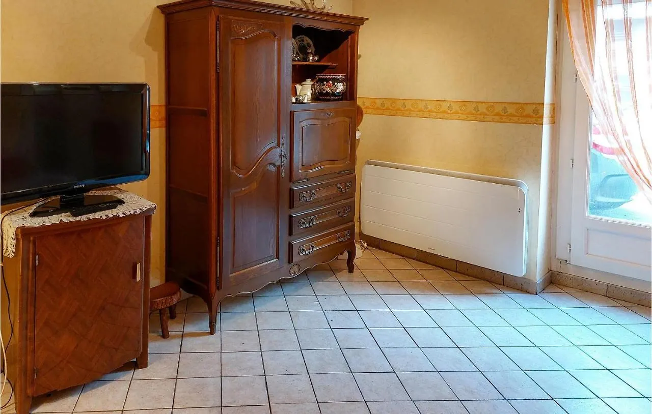 2 Bedroom Stunning Home In Bas-En-Basset 0*,  France