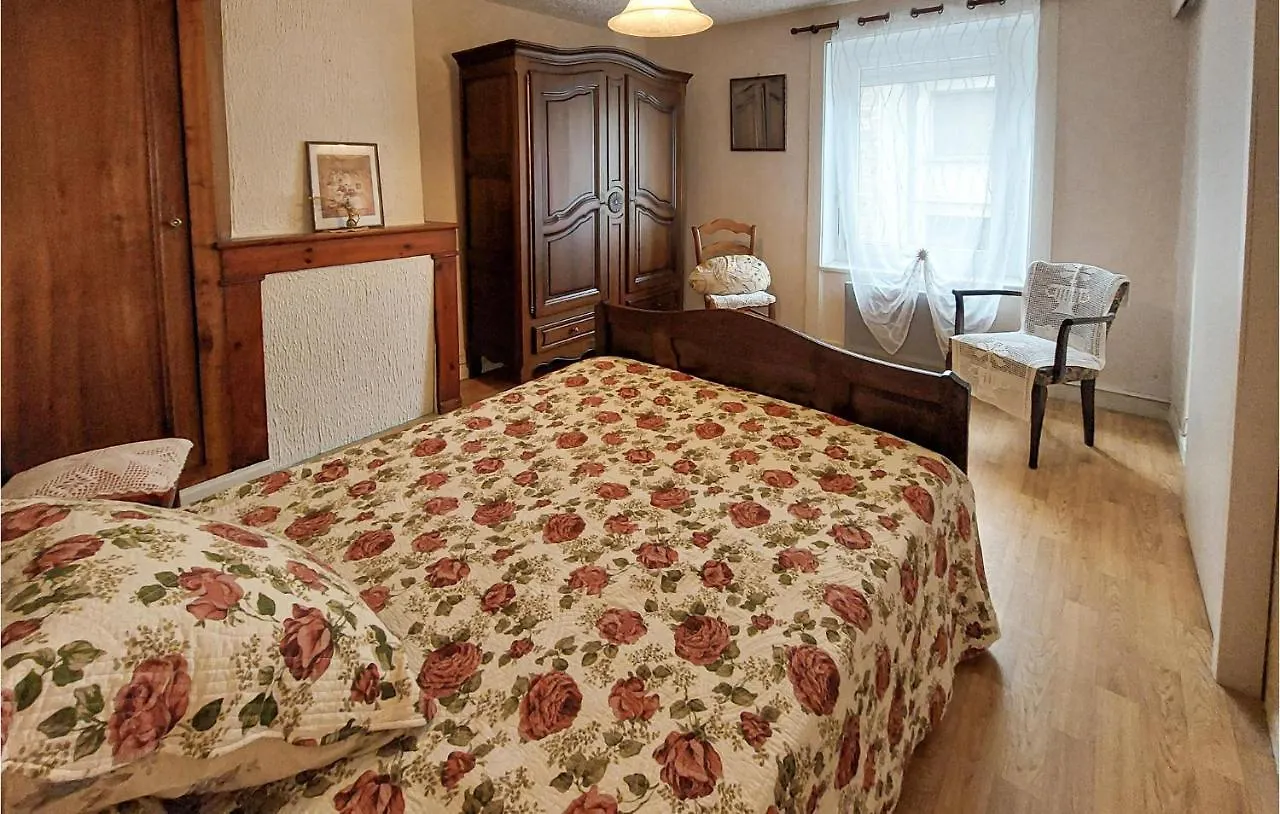 2 Bedroom Stunning Home In Bas-En-Basset France