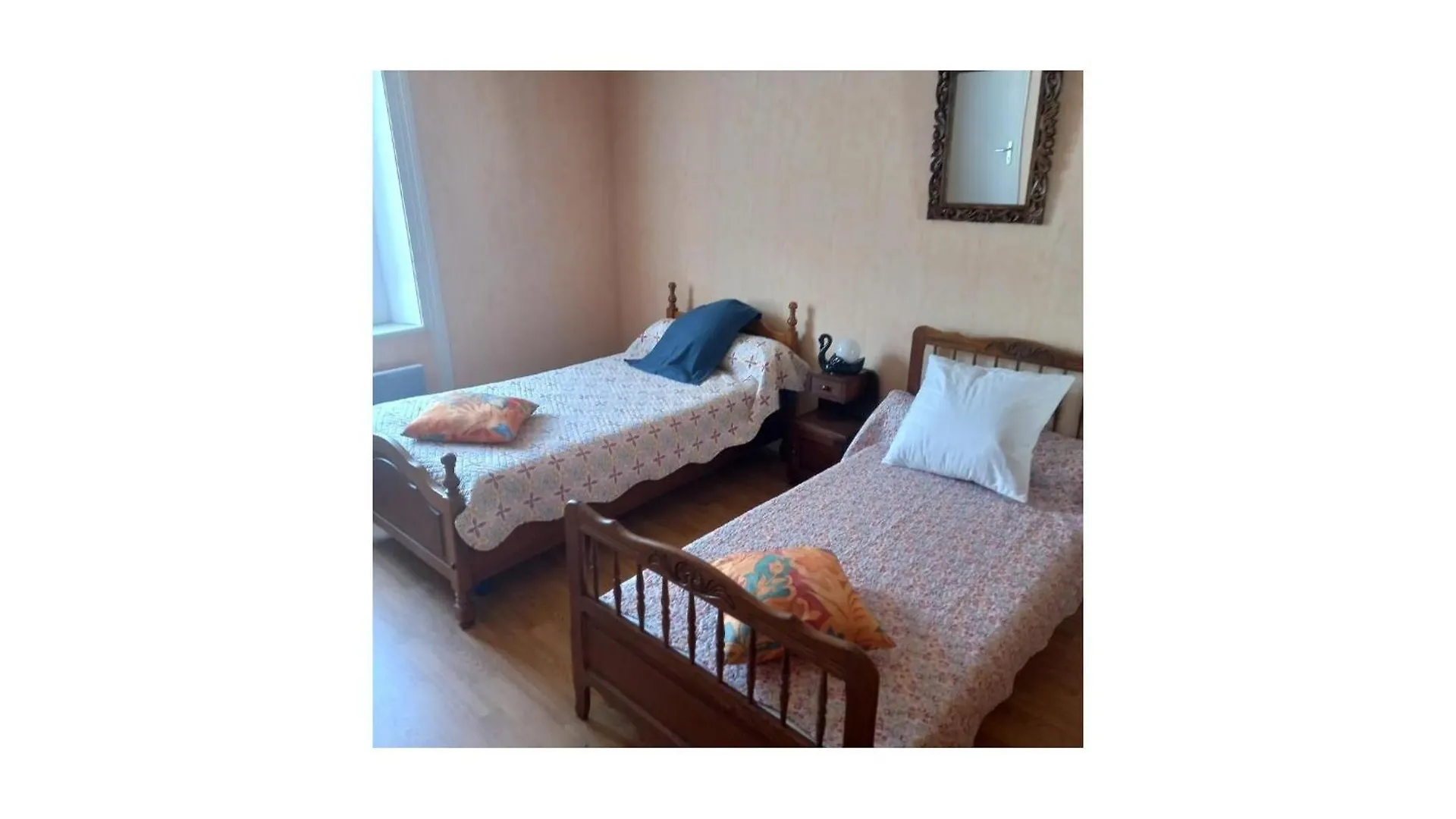 2 Bedroom Stunning Home In Bas-En-Basset